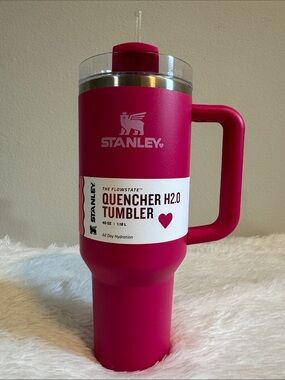 STANLEY Cosmic Pink Valentines
40oz Tumbler (Target Exclusive) -
NWT